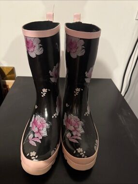 Disney Minnie Mouse floral rain boots like new size 8